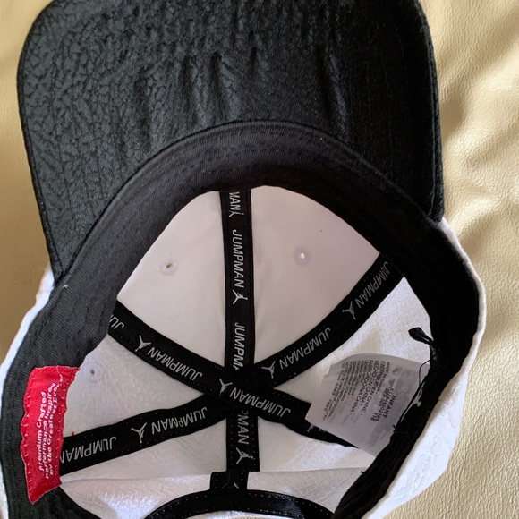 Infant Jordan hat - Picture 4 of 4